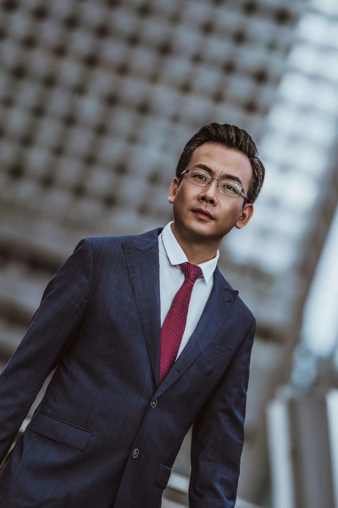 深圳广播电影电视集团-主持人:余治国